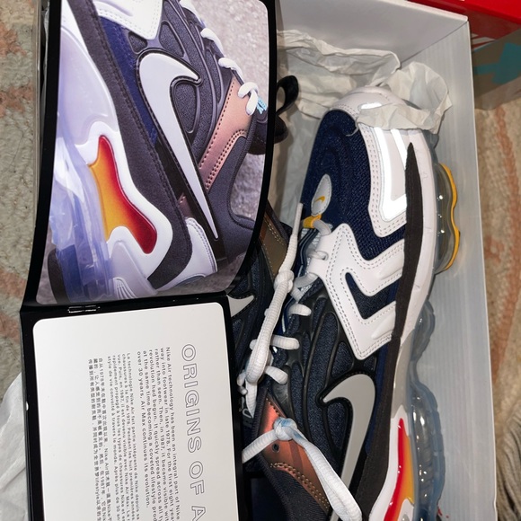 Air VaporMax Evo Sneaker - Picture 7 of 10